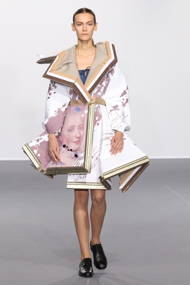 Новая коллекция Viktor & Rolf  и их платья из картин