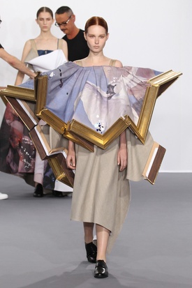 Новая коллекция Viktor & Rolf  и их платья из картин