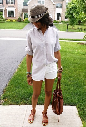Как правильно носить белые шорты этим летом