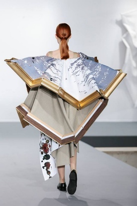 Новая коллекция Viktor & Rolf  и их платья из картин