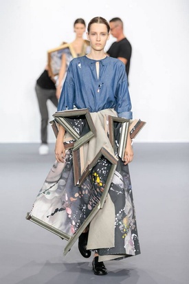 Новая коллекция Viktor & Rolf  и их платья из картин